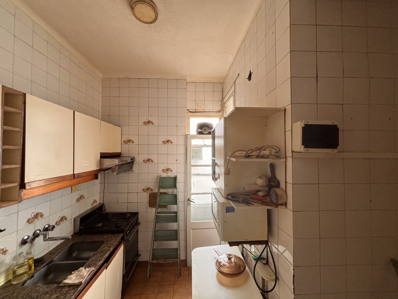 3 ambientes + dependencia con balcon, IDEAL PARA FLIPPING - 80m2 tot.