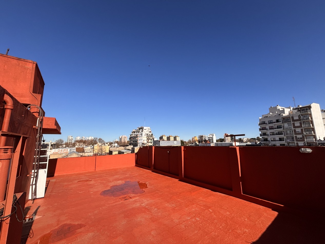 Excelente PH al frente con balcon y terraza propia 