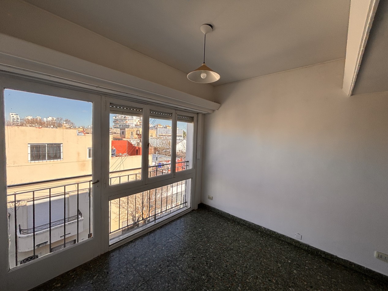 Excelente PH al frente con balcon y terraza propia 