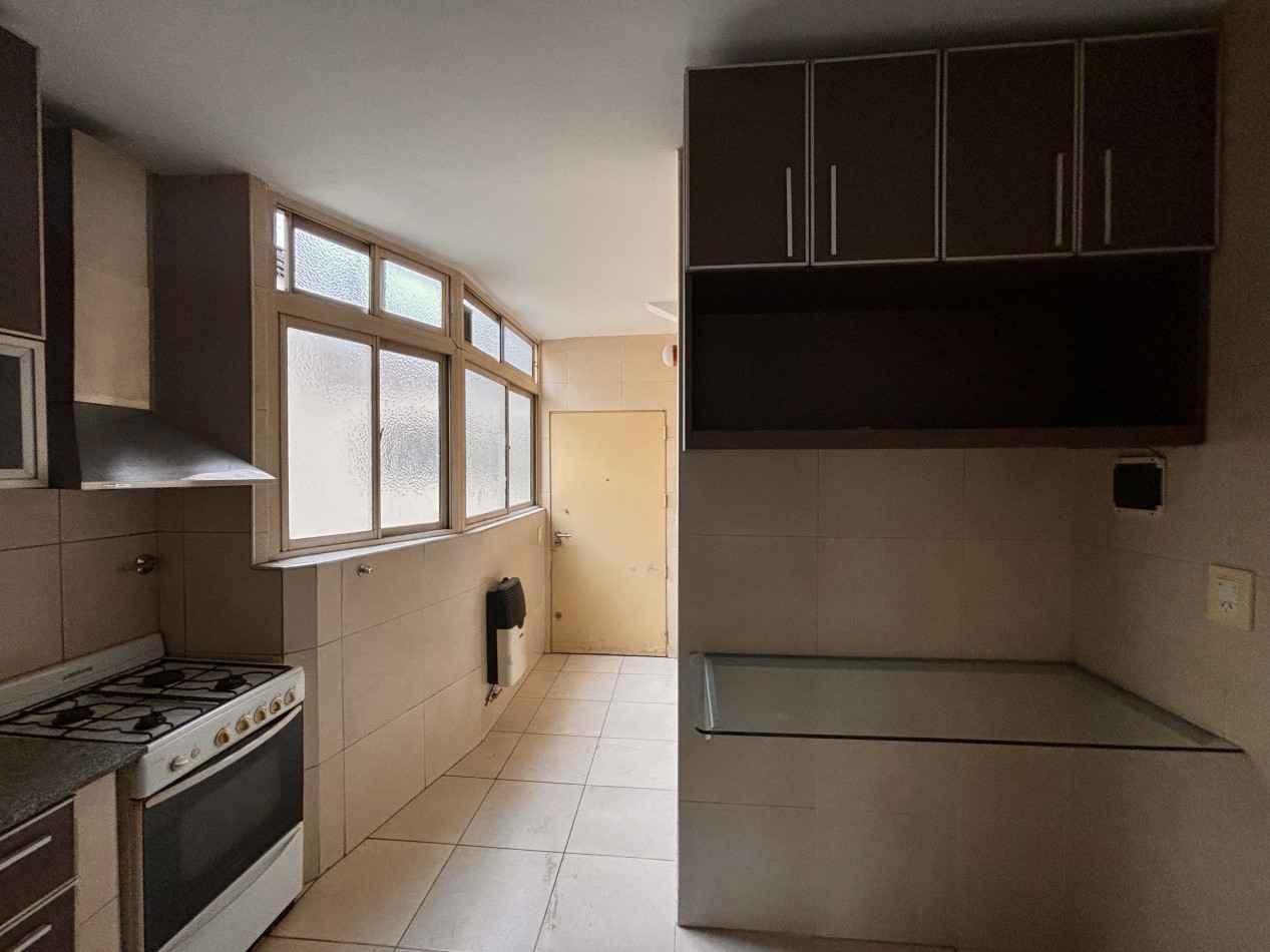 Hermoso tres ambientes con balcon terraza 