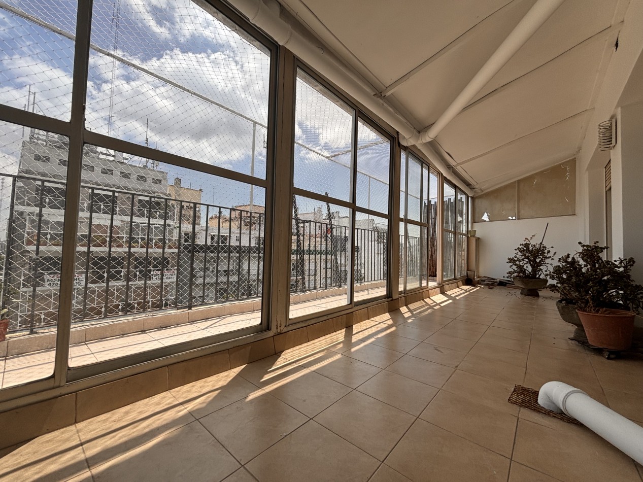 Hermoso tres ambientes con balcon terraza 
