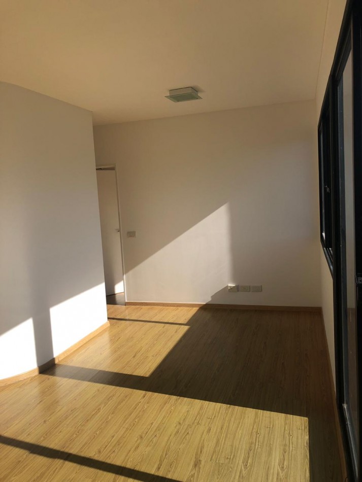 2 ambientes al frente con balcon cochera y toilette