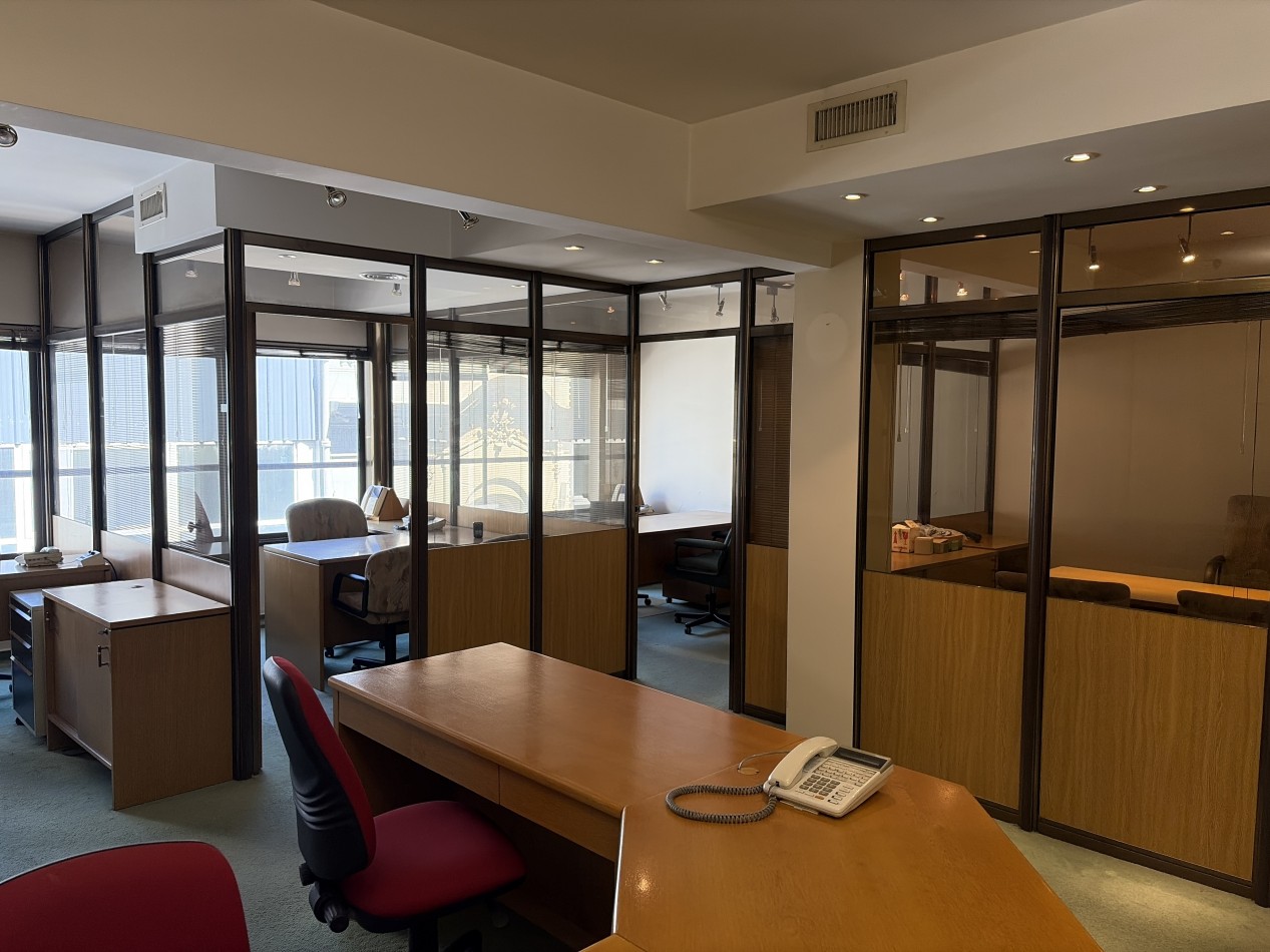 Hermosa y muy funcional oficina en venta 