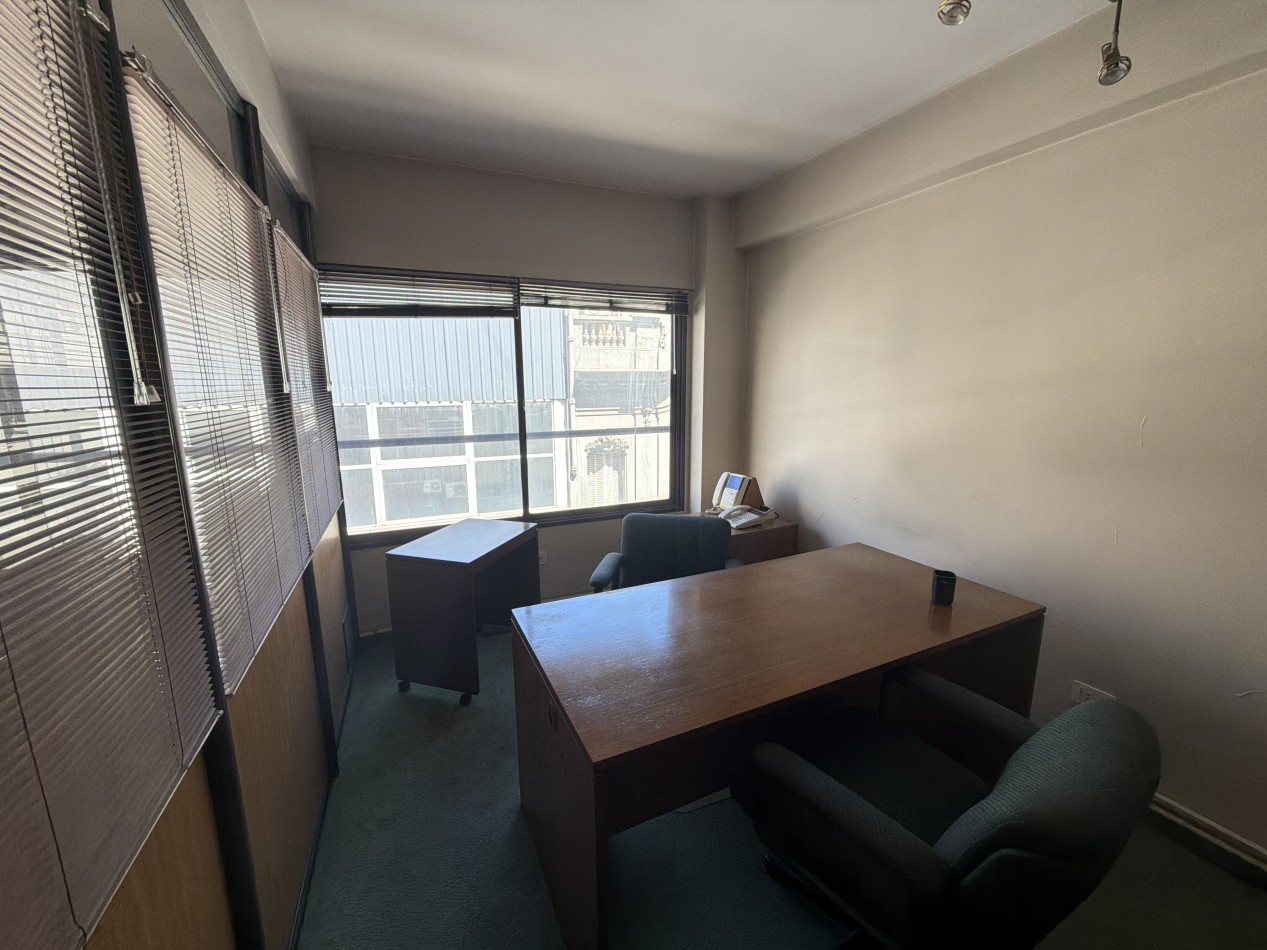 Hermosa y muy funcional oficina en venta 