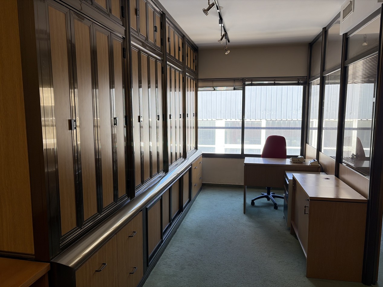 Hermosa y muy funcional oficina en venta 