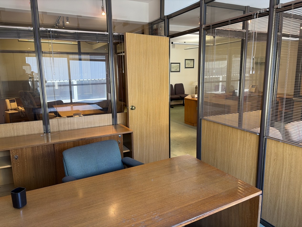 Hermosa y muy funcional oficina en venta 