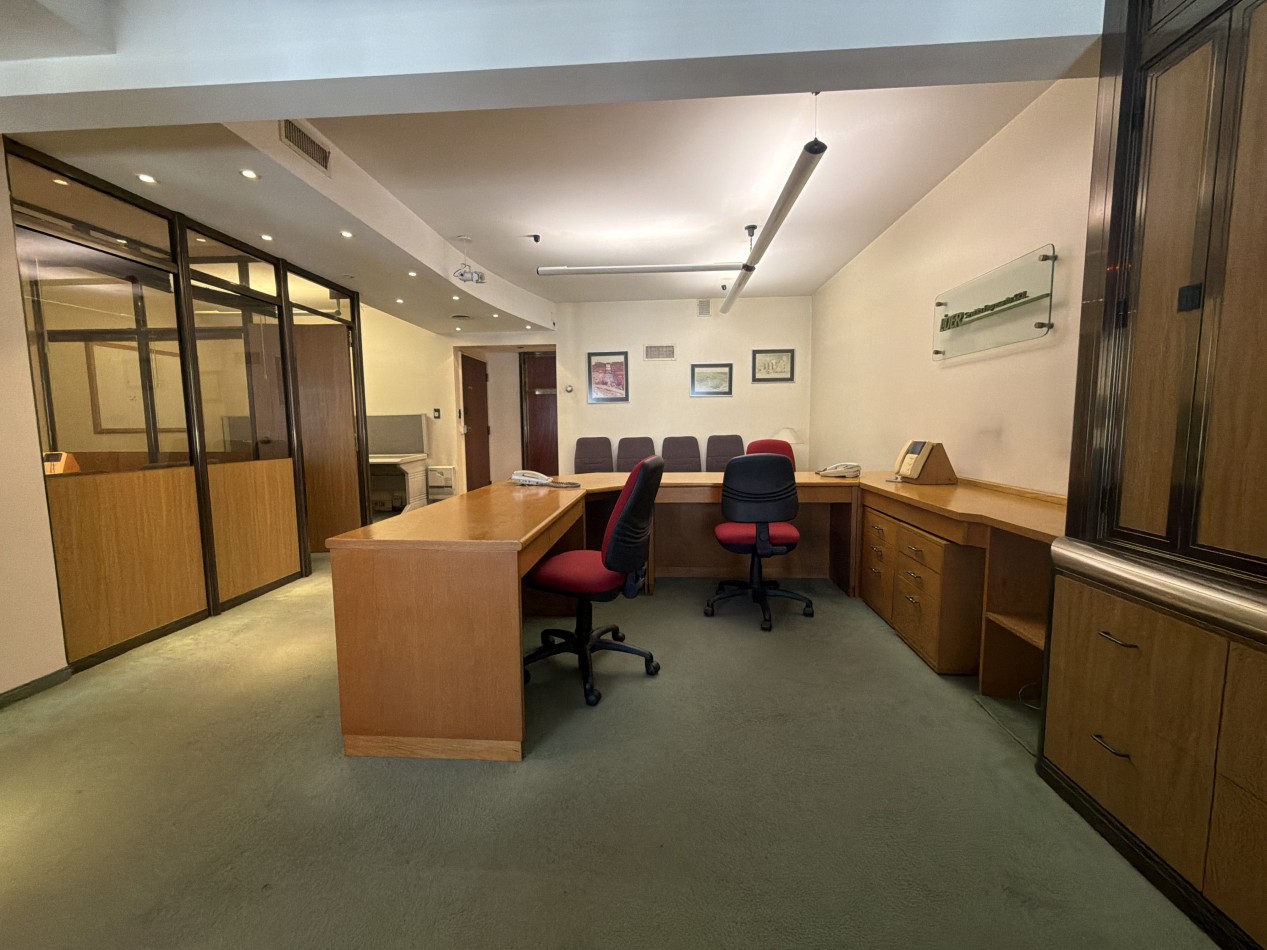 Hermosa y muy funcional oficina en venta 