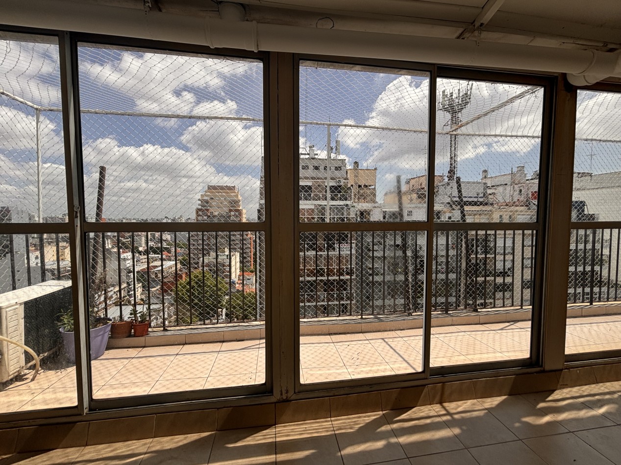 3 ambientes con balcon terraza luz y sol 