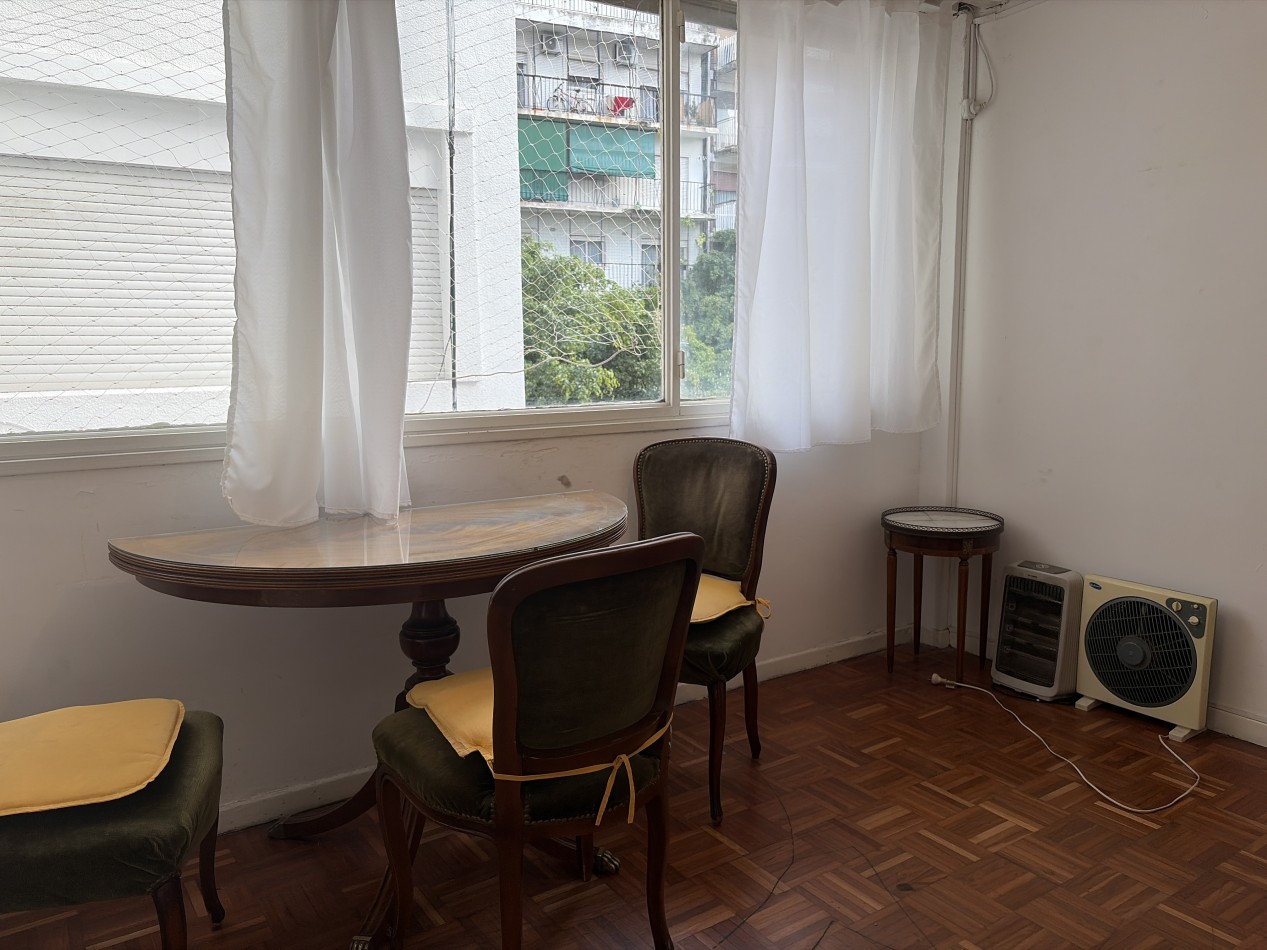 2 ambientes al lateral muy luminosos