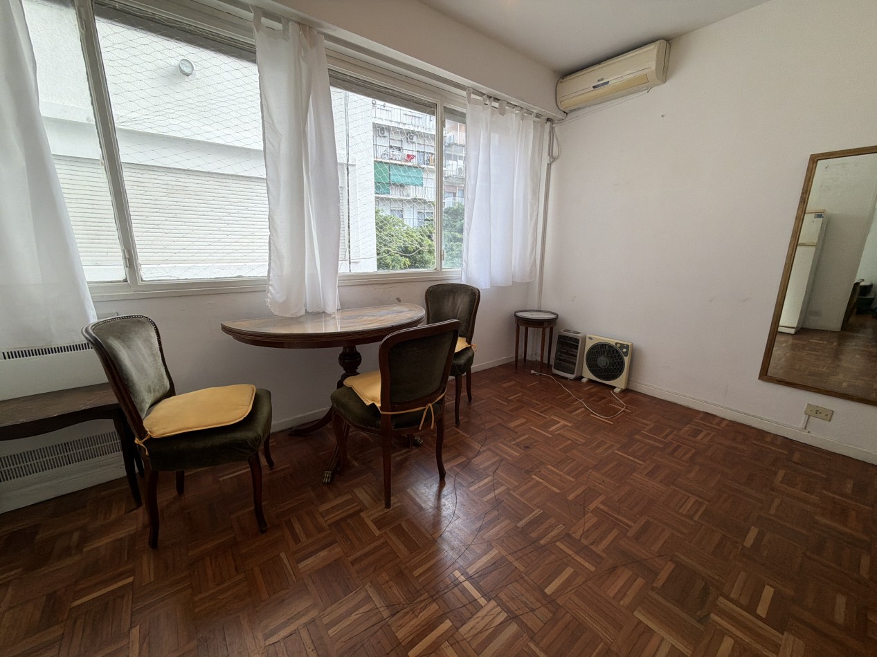 2 ambientes al lateral muy luminosos