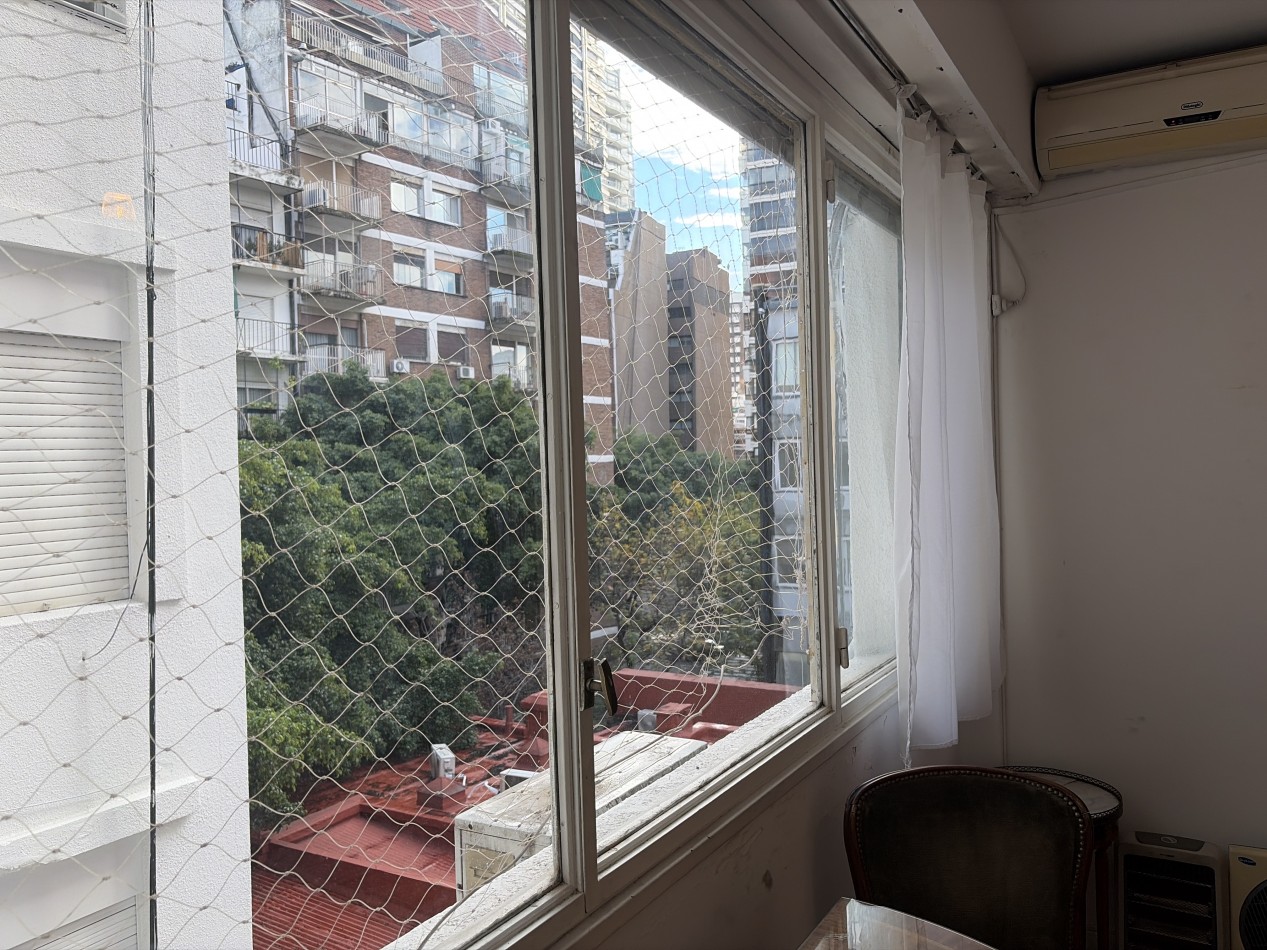 2 ambientes al lateral muy luminosos