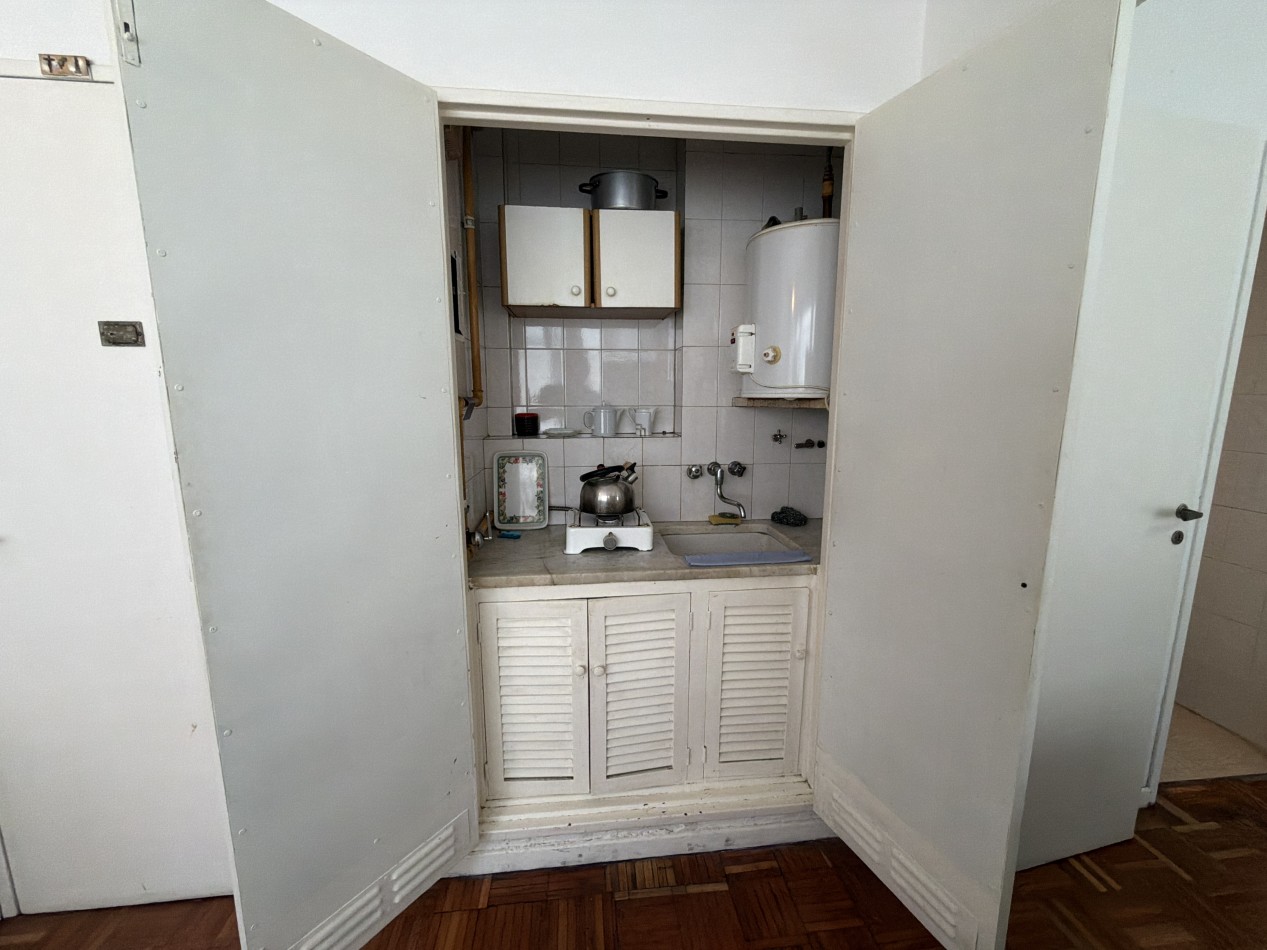 2 ambientes al lateral muy luminosos