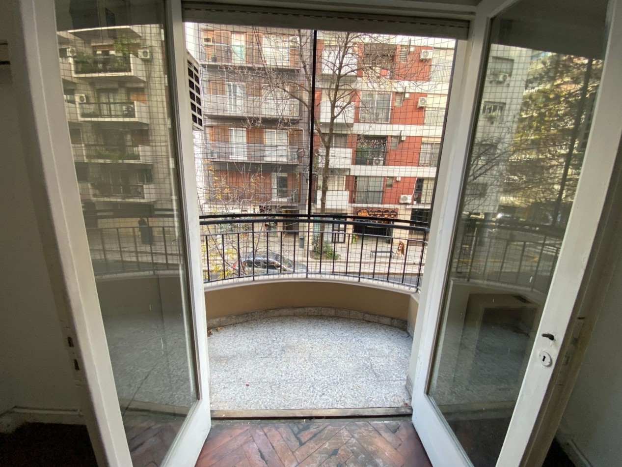 2 ambientes al frente con balcon 