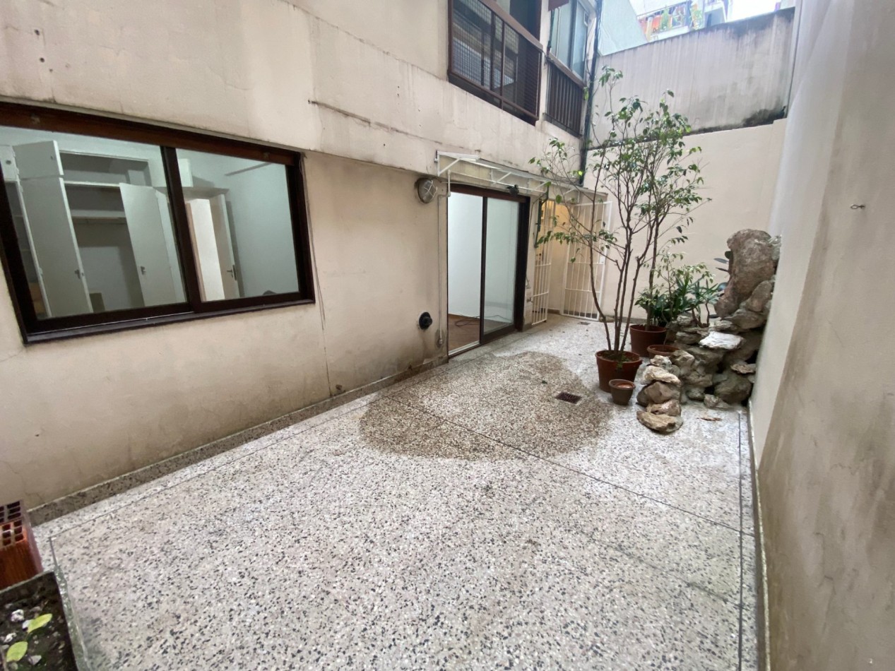 2 ambientes con patio 