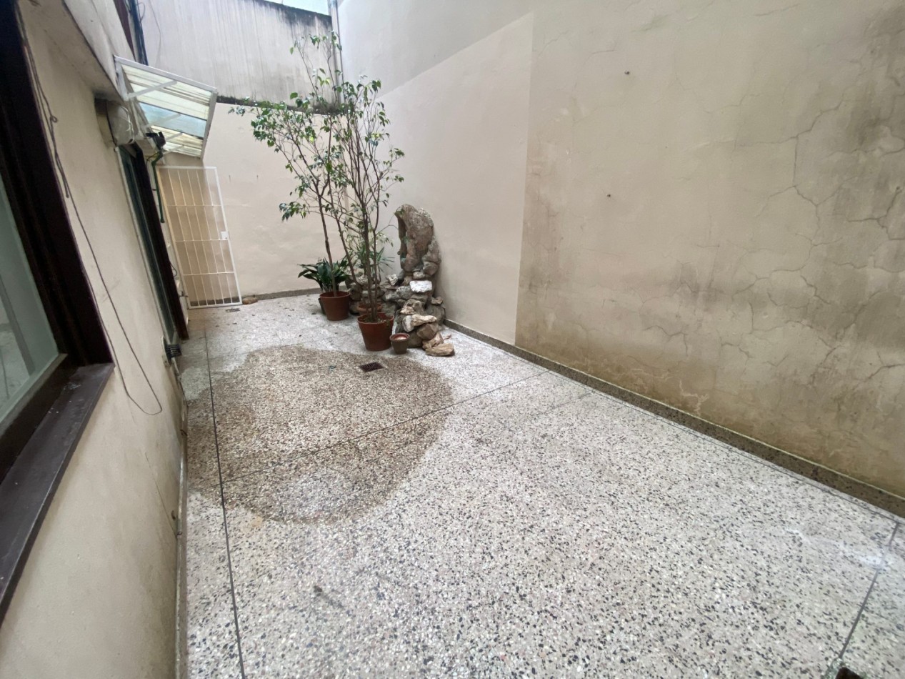 2 ambientes con patio 