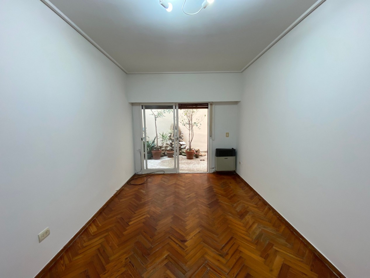 2 ambientes con patio 