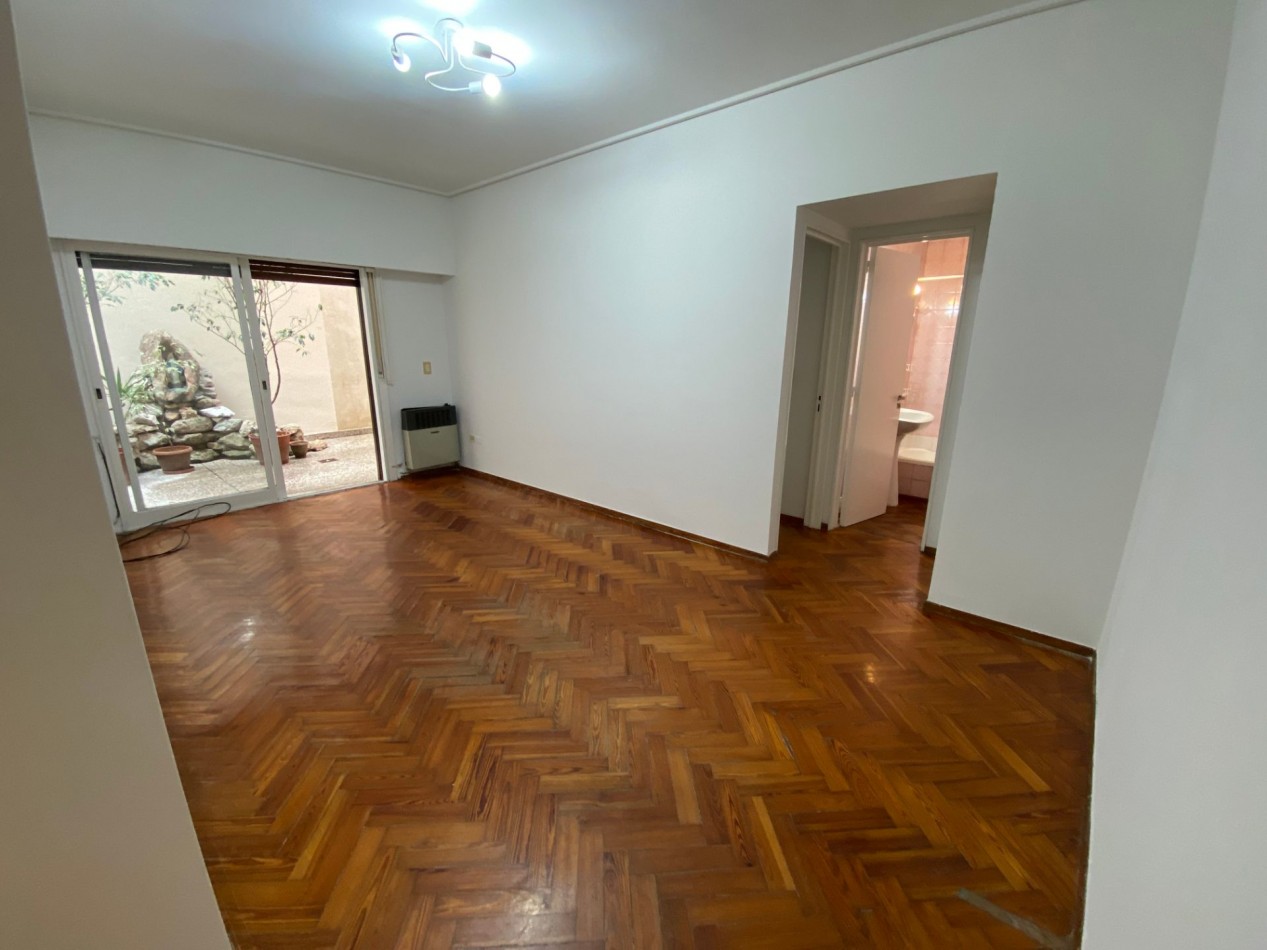 2 ambientes con patio 