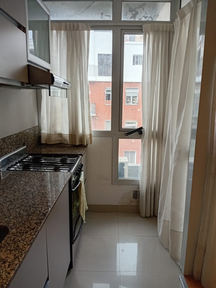 2 ambientes con balcon baño y toilette 