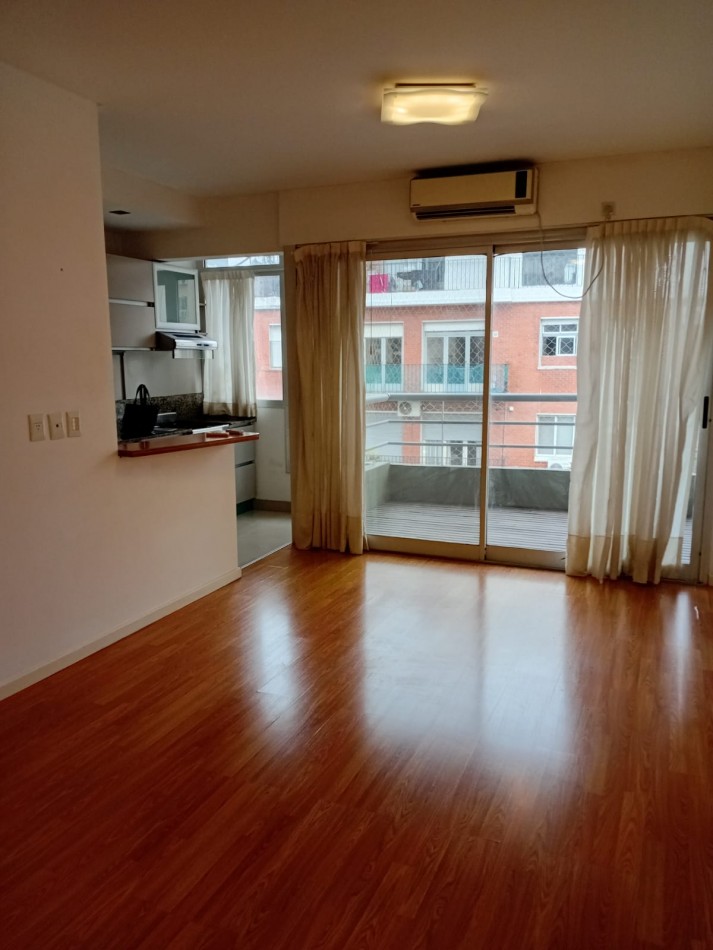 2 ambientes con balcon baño y toilette 