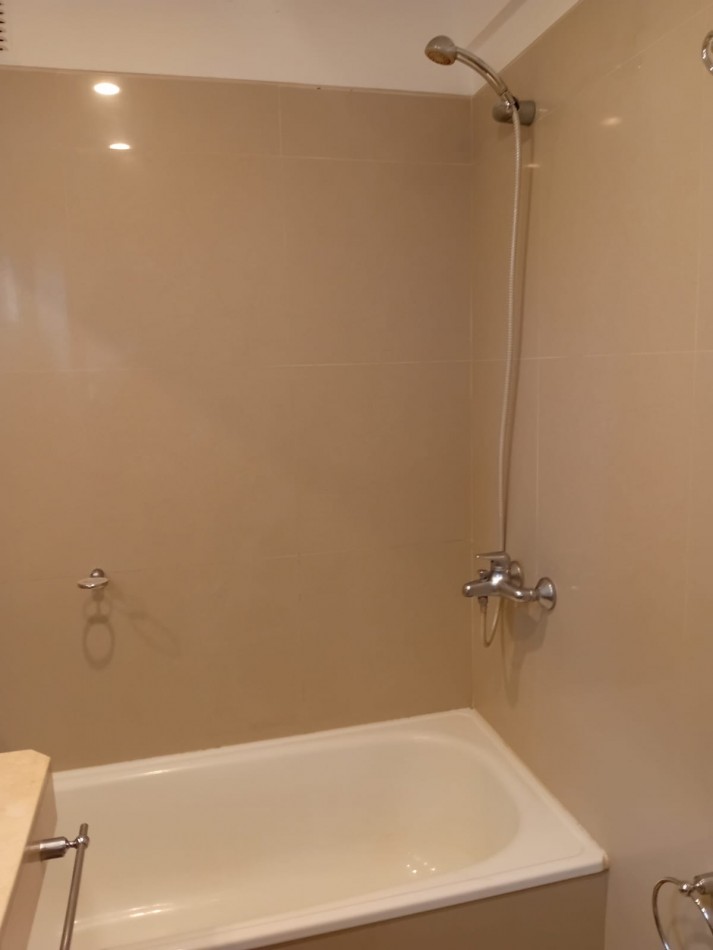 2 ambientes con balcon baño y toilette 