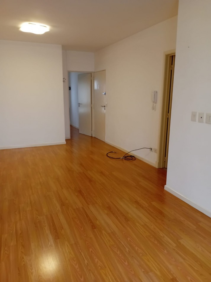 2 ambientes con balcon baño y toilette 
