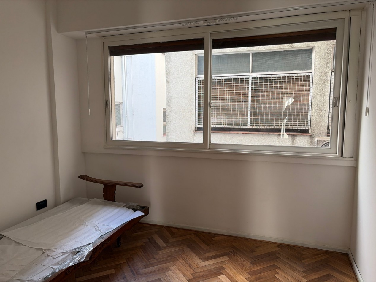 4 ambientes al frente + habitacion de servicio + espacio guarda coche fijo + Baulera 