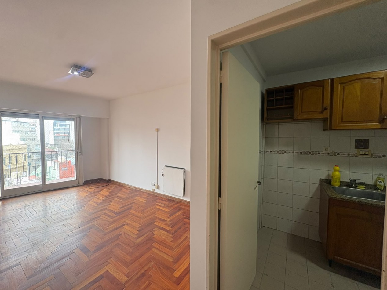 Departamento de 2 ambientes con balcon - Muy luminoso