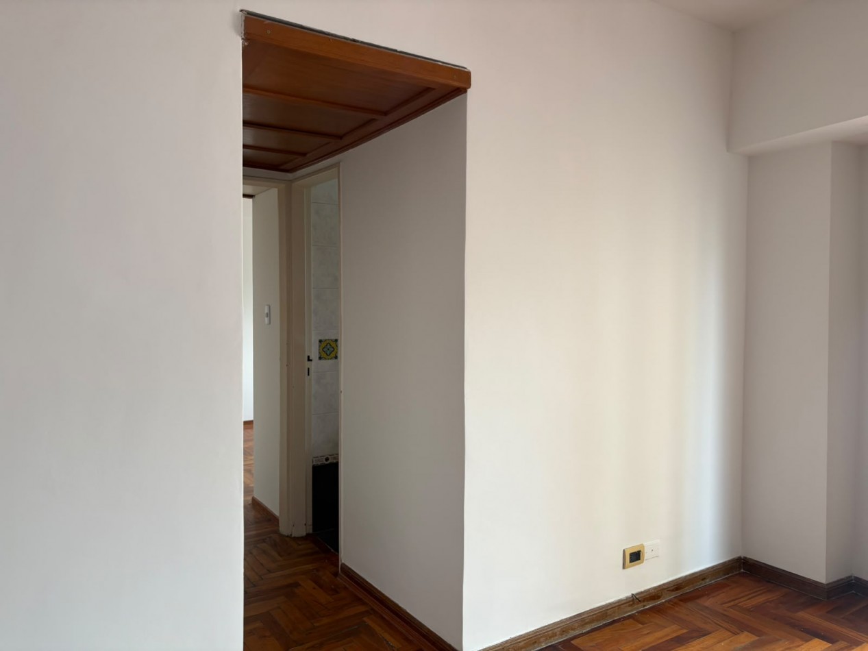 Departamento de 2 ambientes con balcon - Muy luminoso