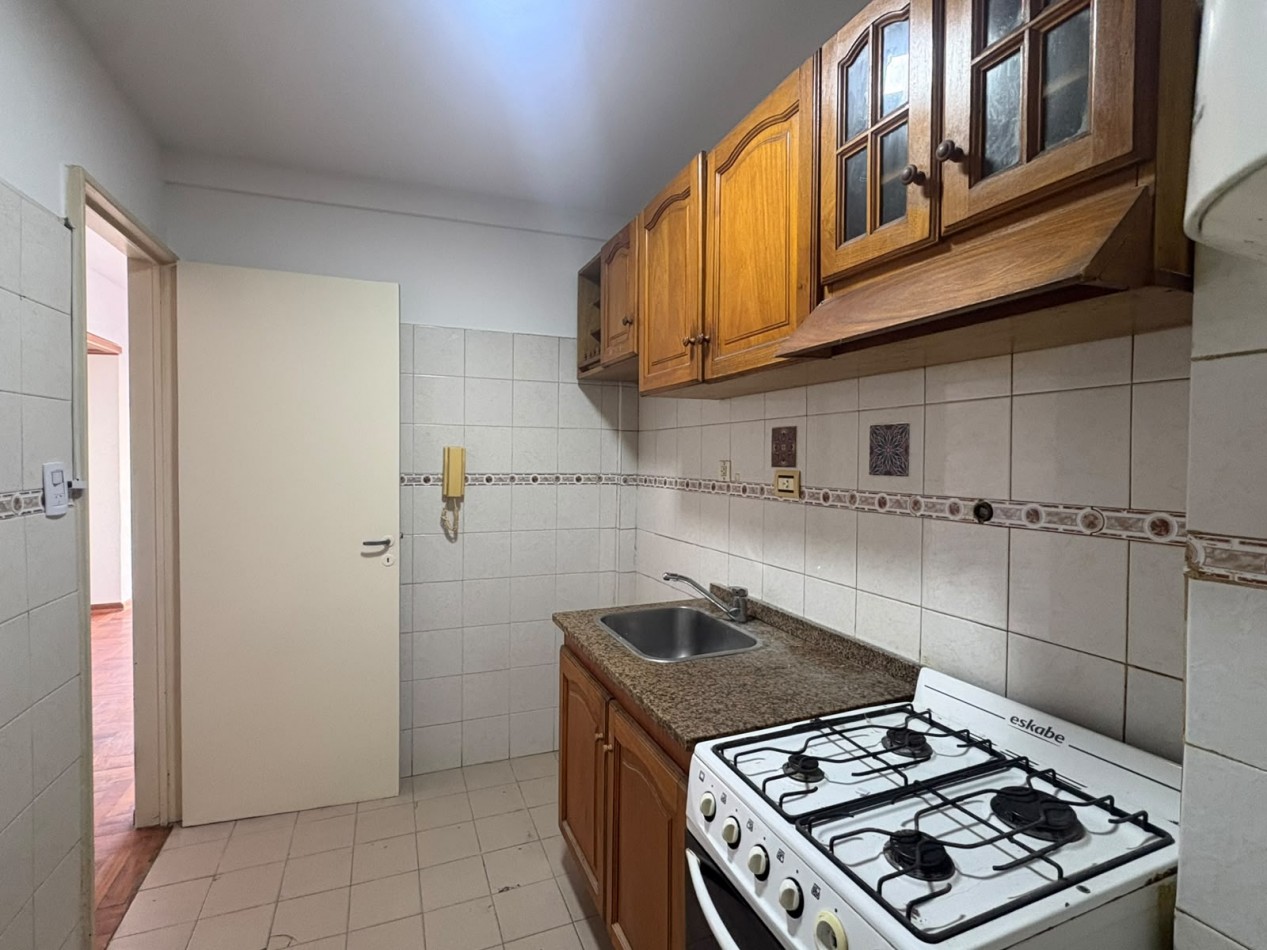 Departamento de 2 ambientes con balcon - Muy luminoso