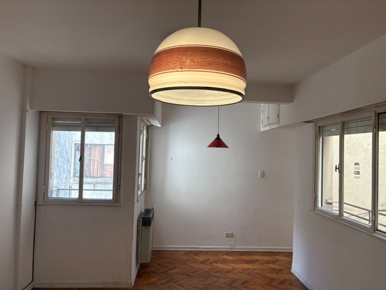 Departamento de 2 ambientes y medio 8vo Piso al contrafrente 
