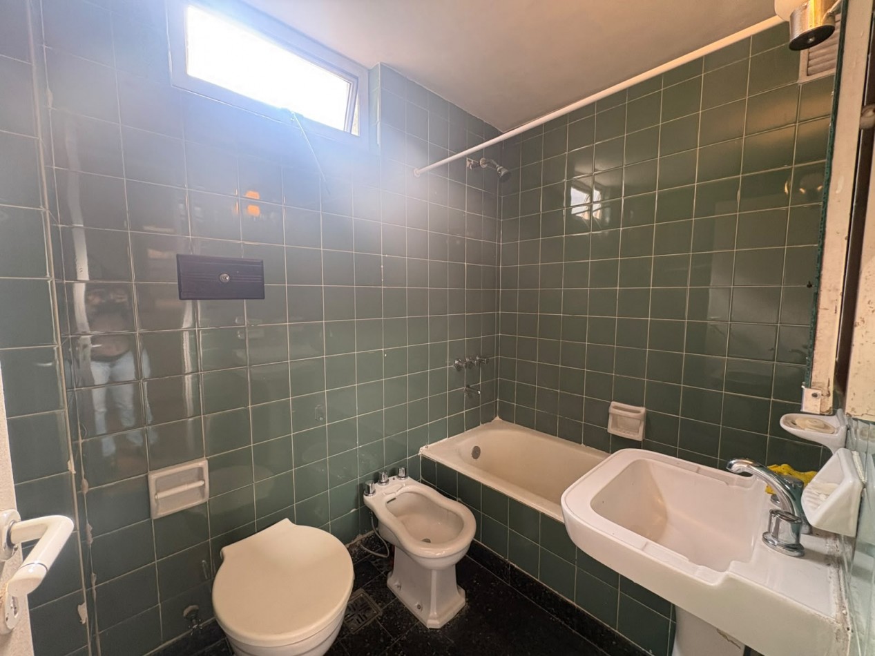 Departamento de 2 ambientes y medio 8vo Piso al contrafrente 