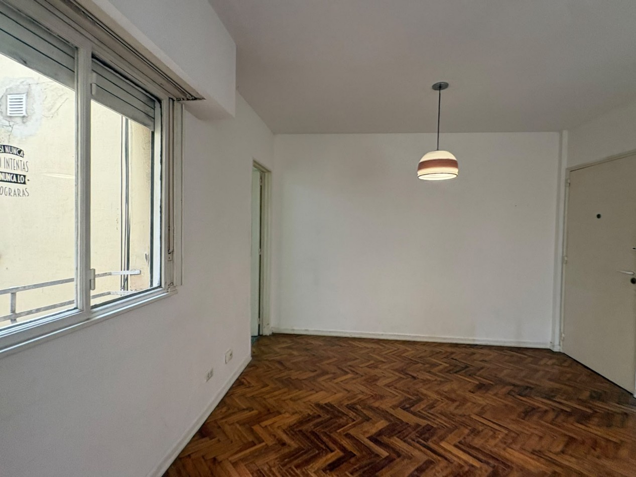 Departamento de 2 ambientes y medio 8vo Piso al contrafrente 