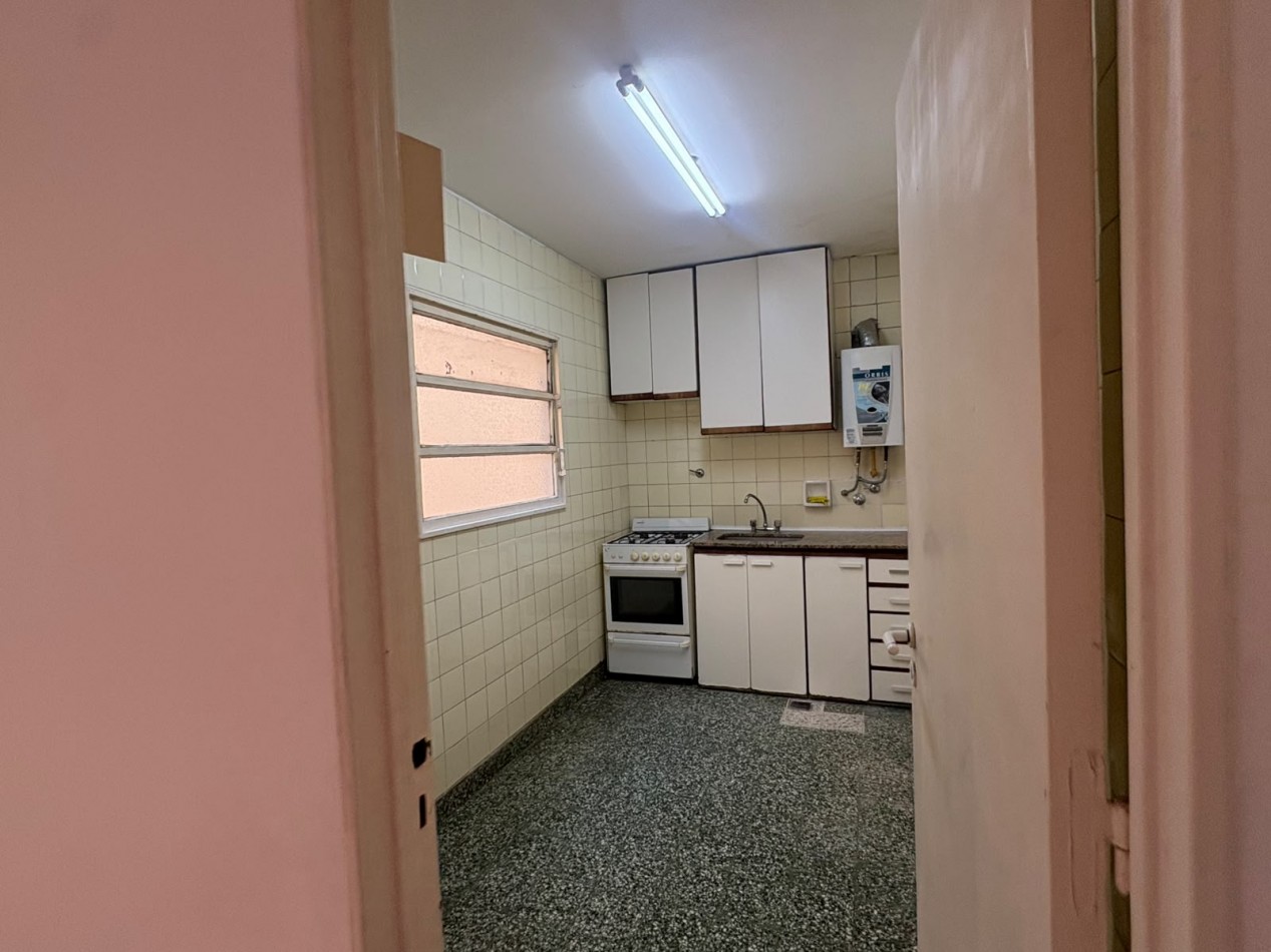 Departamento de 2 ambientes y medio 8vo Piso al contrafrente 