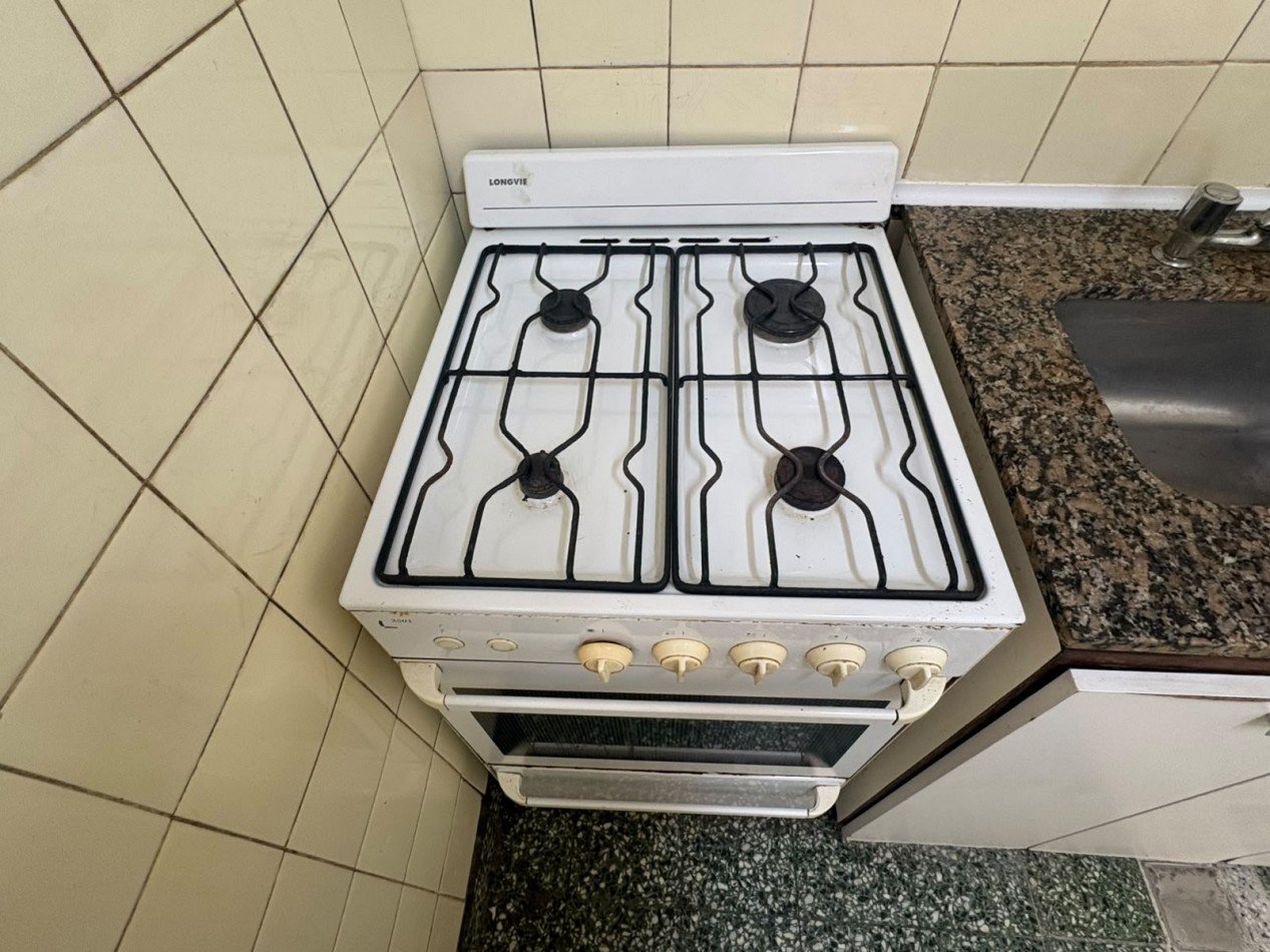 Departamento de 2 ambientes y medio 8vo Piso al contrafrente 