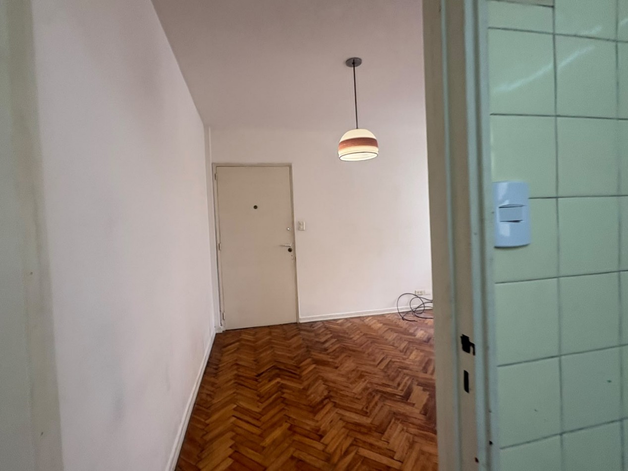 Departamento de 2 ambientes y medio 8vo Piso al contrafrente 