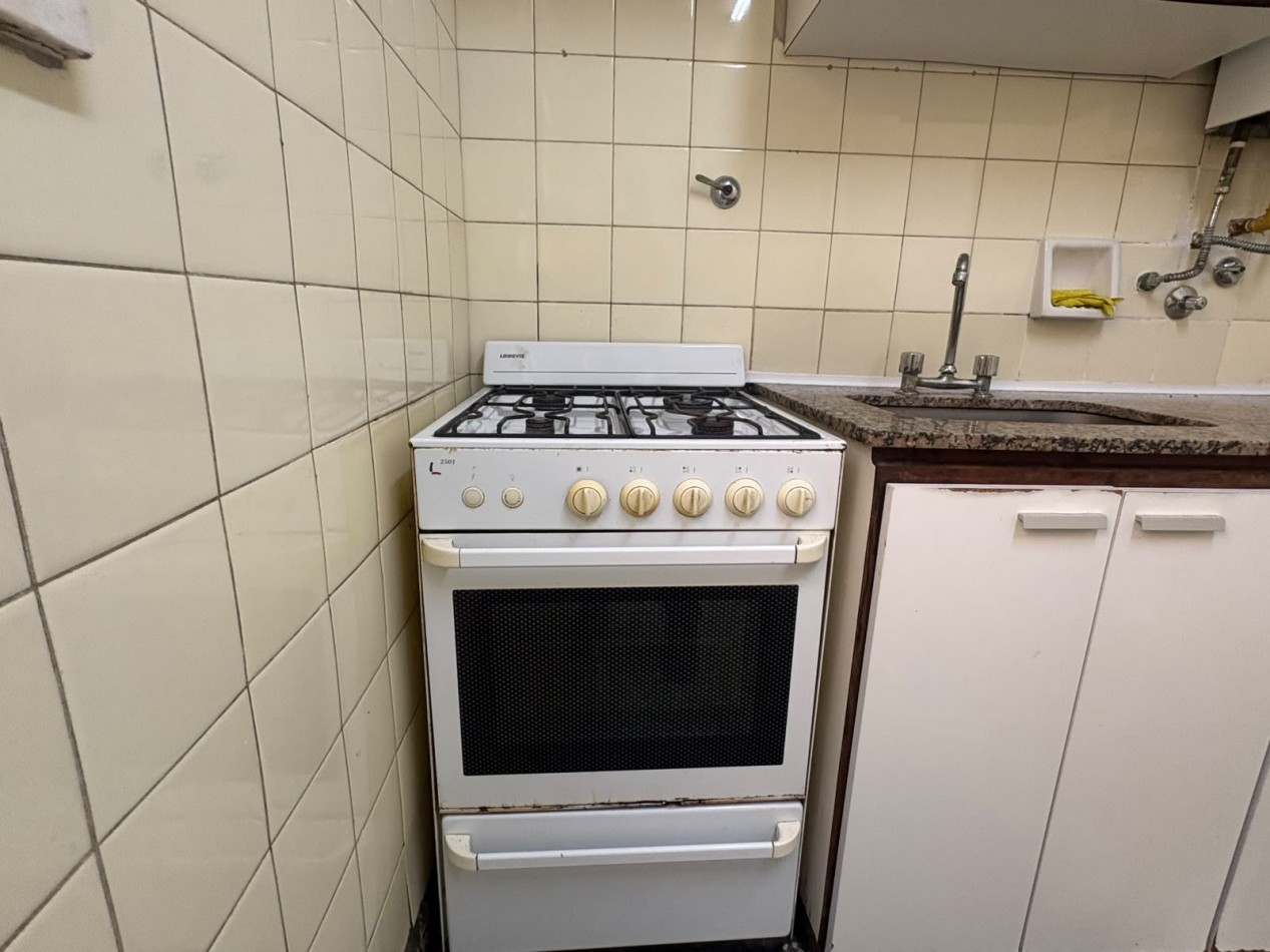 Departamento de 2 ambientes y medio 8vo Piso al contrafrente 