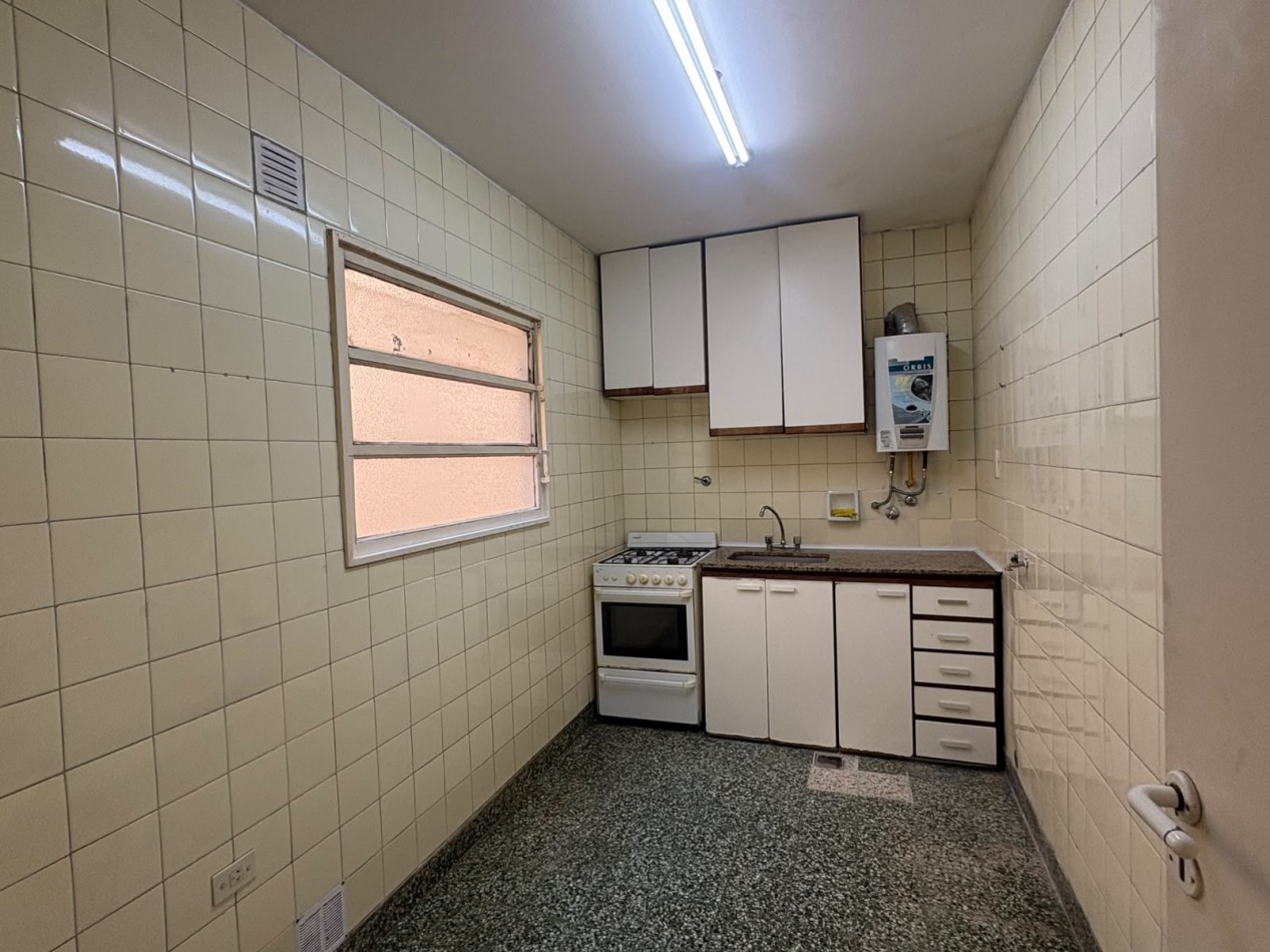 Departamento de 2 ambientes y medio 8vo Piso al contrafrente 