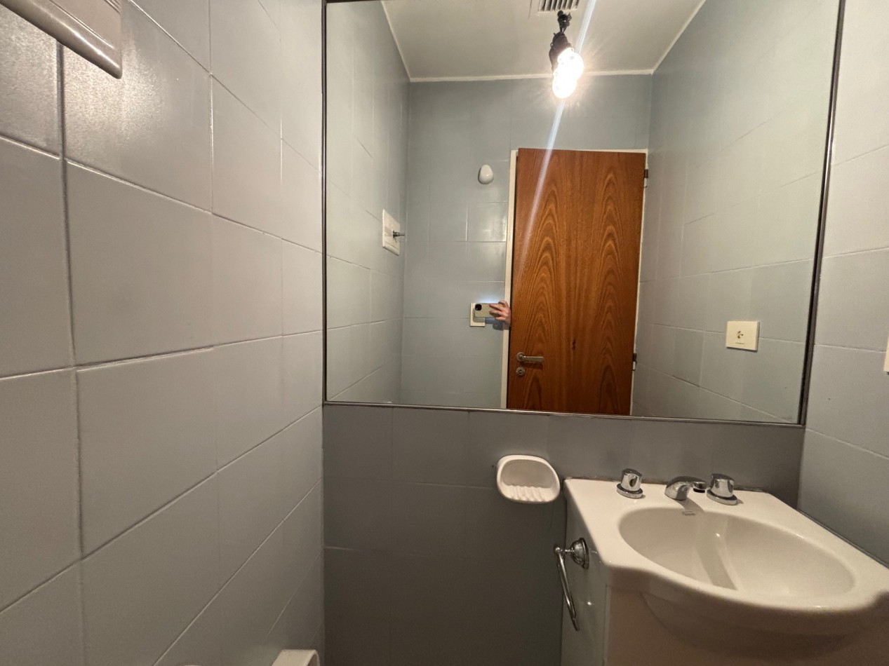 3 Ambientes + dependencia y Balcon 