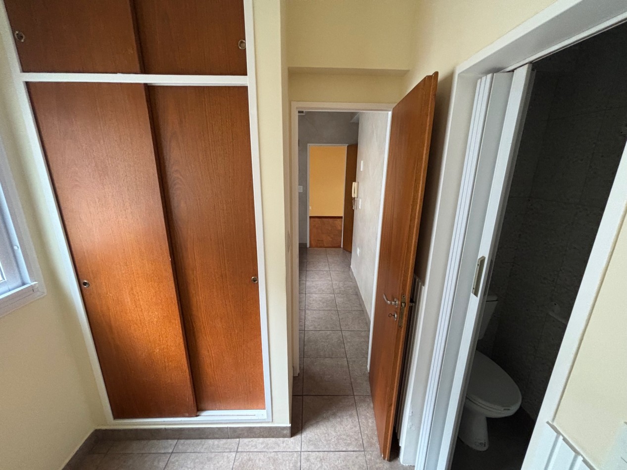 3 Ambientes + dependencia y Balcon 