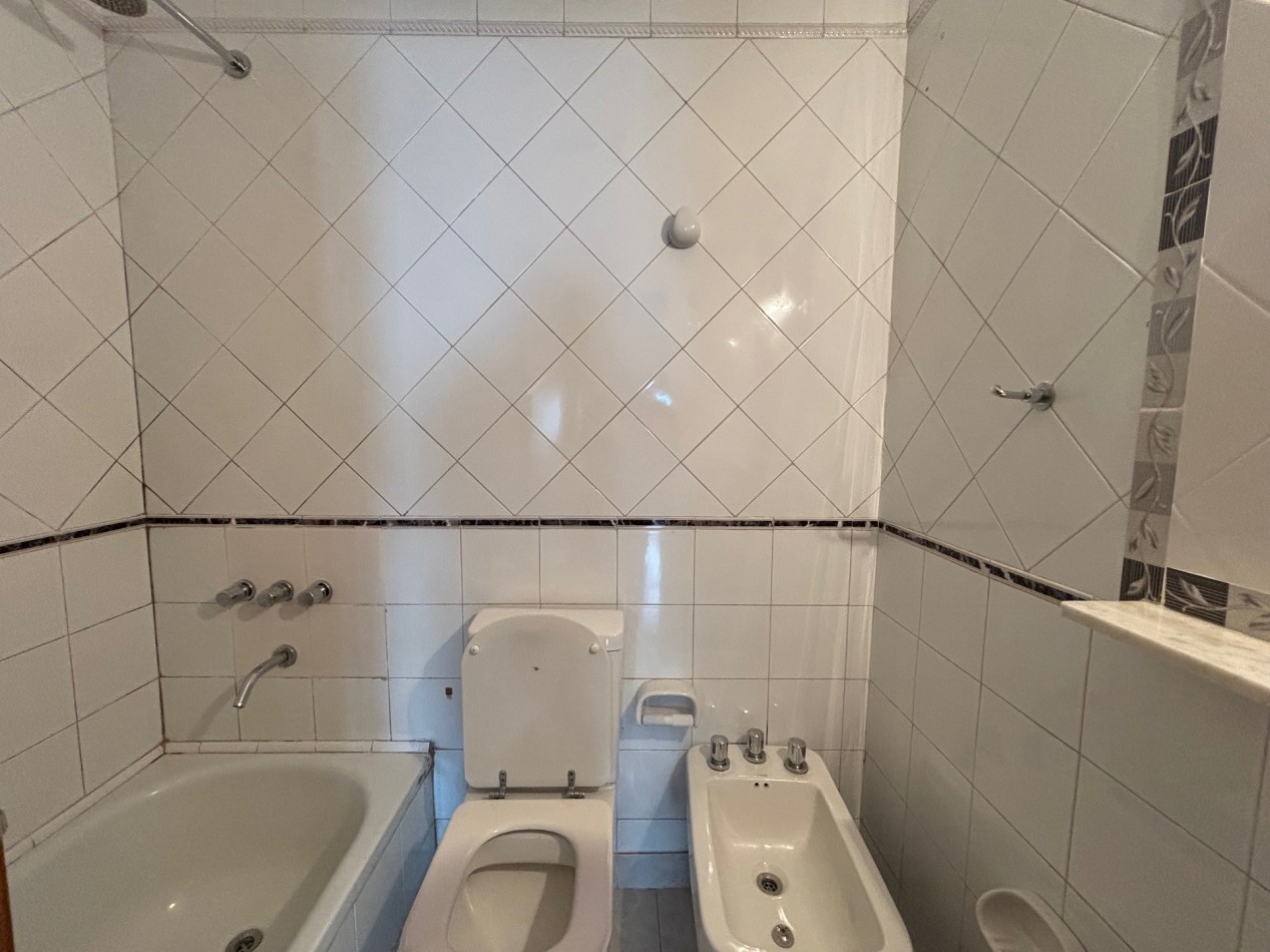 3 Ambientes + dependencia y Balcon 