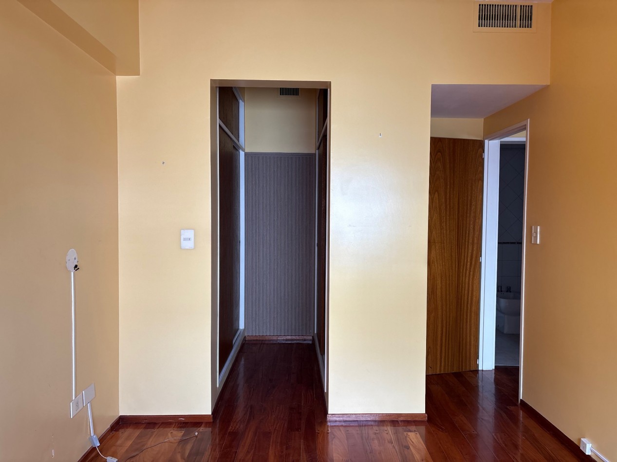 3 Ambientes + dependencia y Balcon 