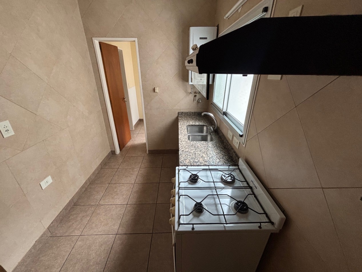 3 Ambientes + dependencia y Balcon 