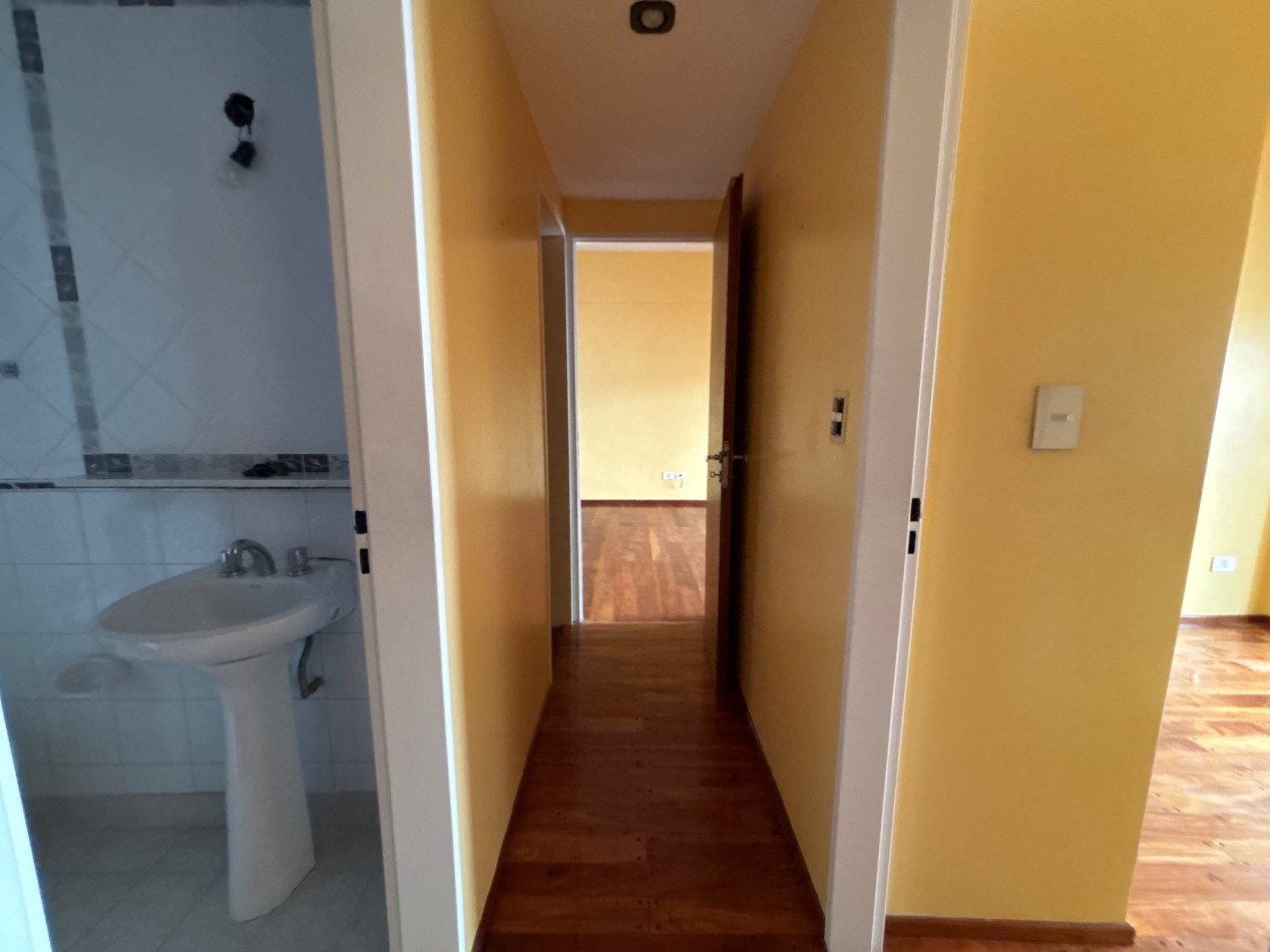 3 Ambientes + dependencia y Balcon 