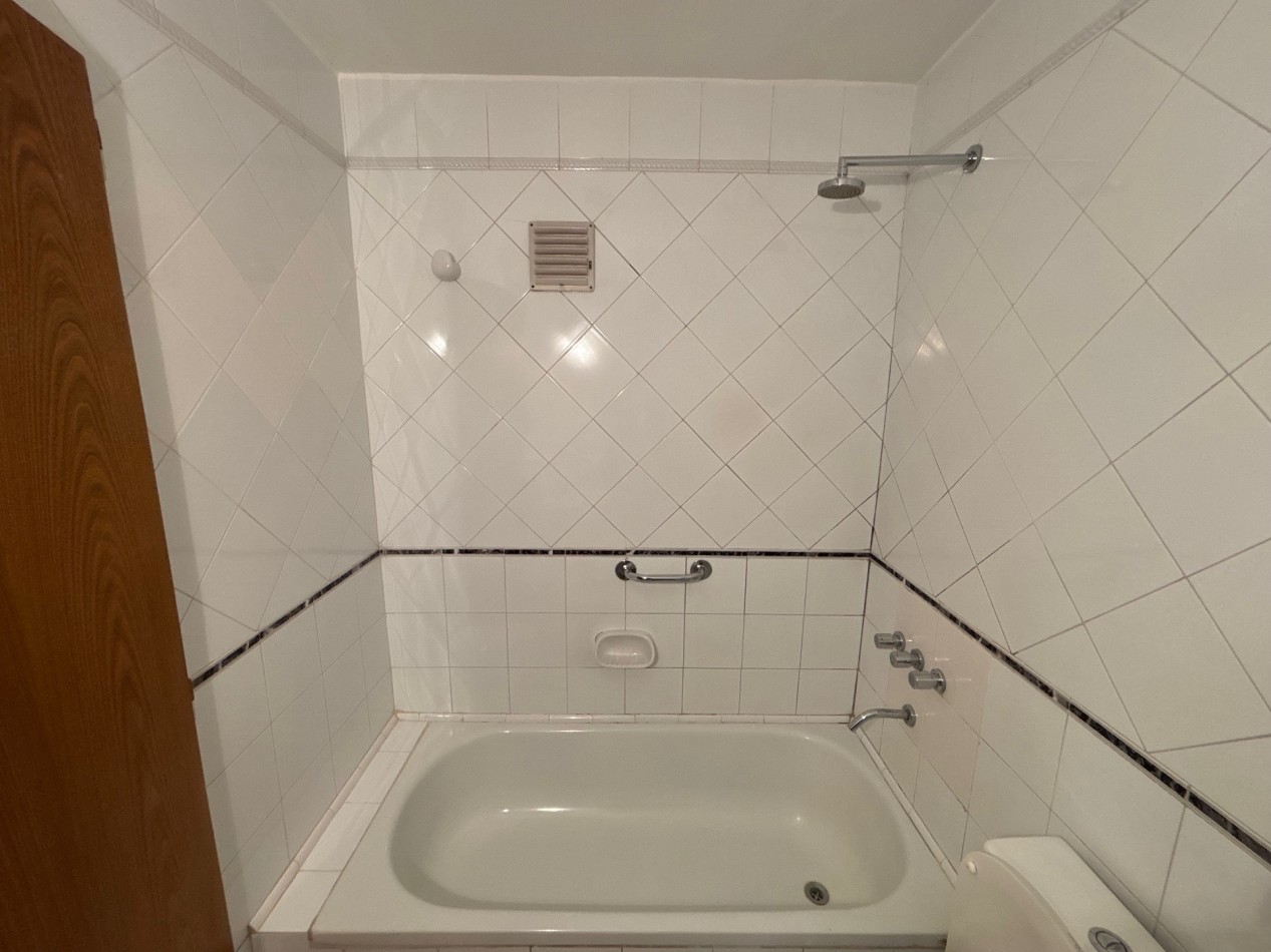 3 Ambientes + dependencia y Balcon 