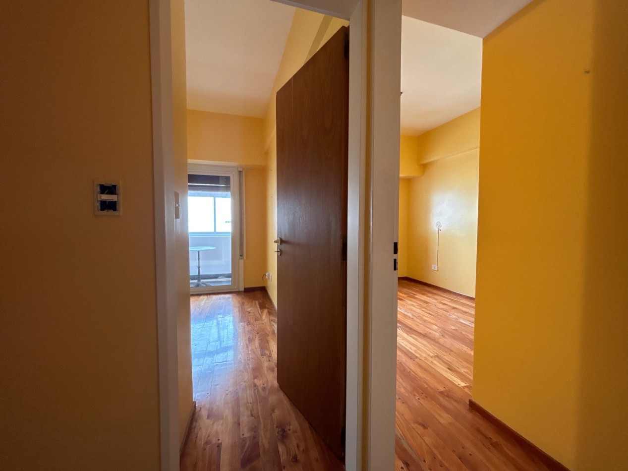 3 Ambientes + dependencia y Balcon 