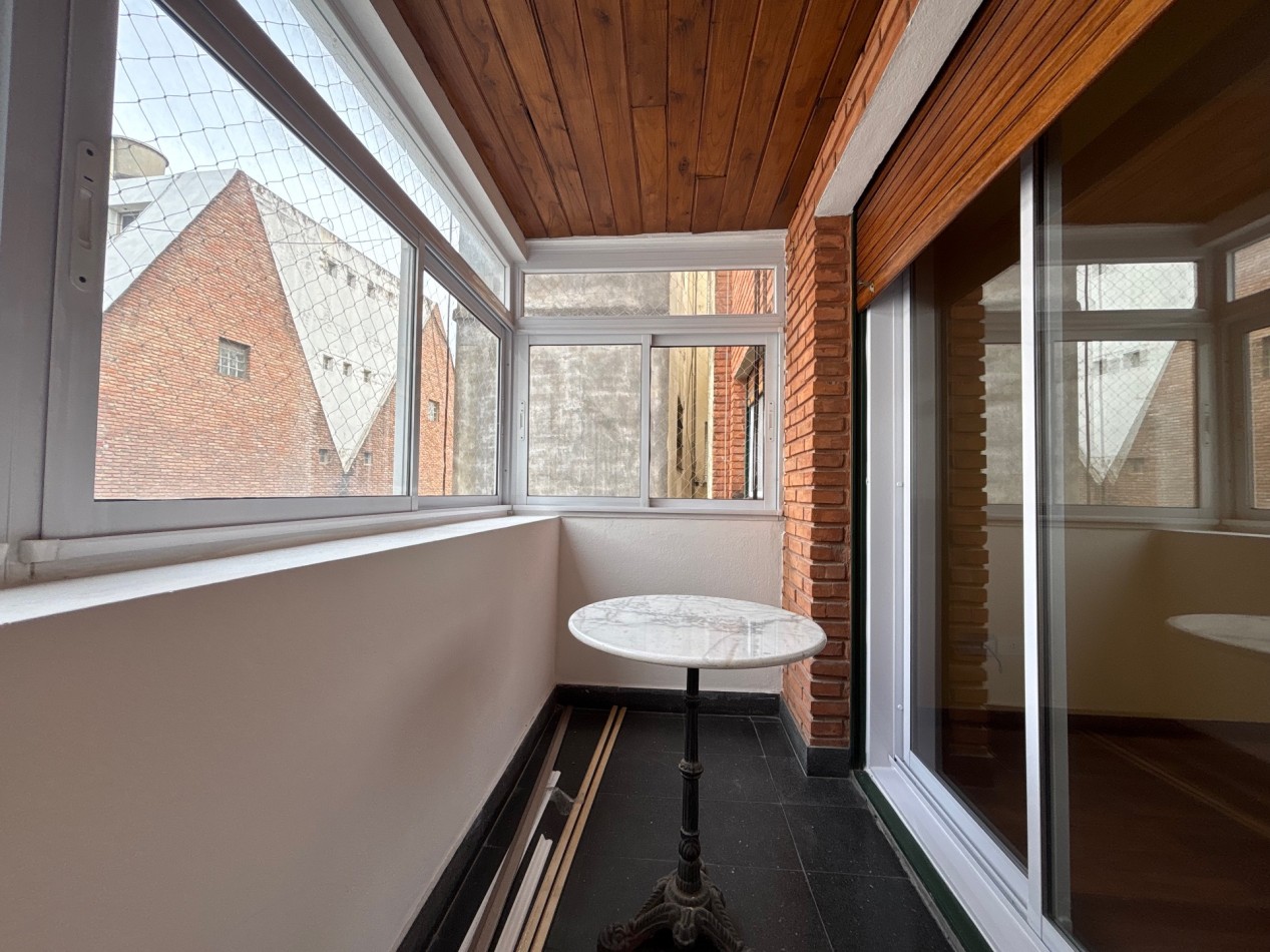 3 Ambientes + dependencia y Balcon 