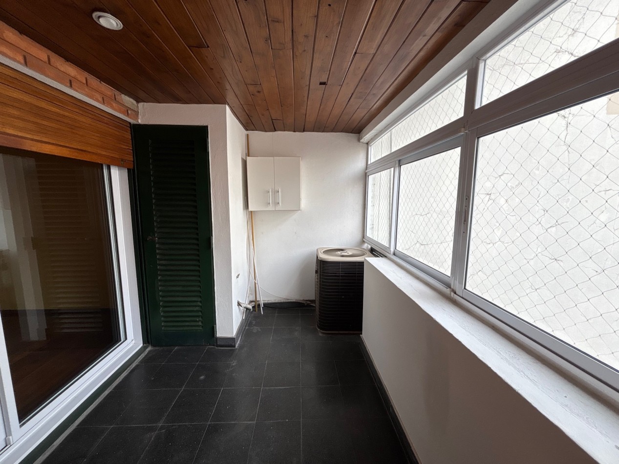 3 Ambientes + dependencia y Balcon 