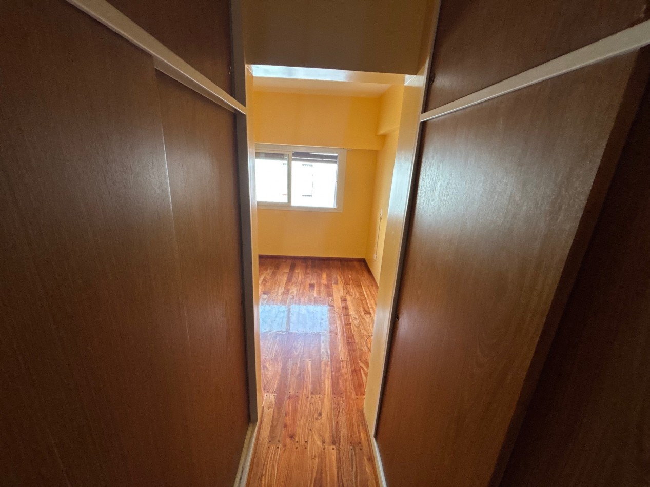 3 Ambientes + dependencia y Balcon 