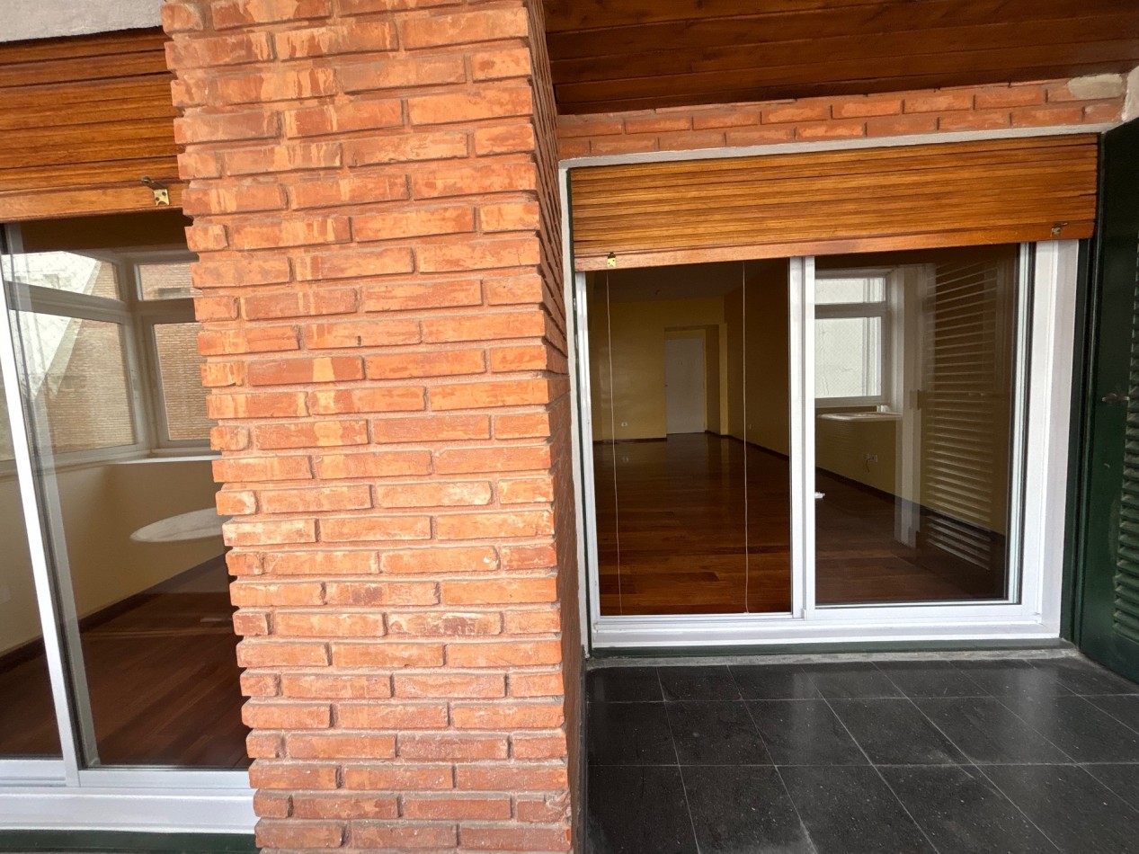 3 Ambientes + dependencia y Balcon 