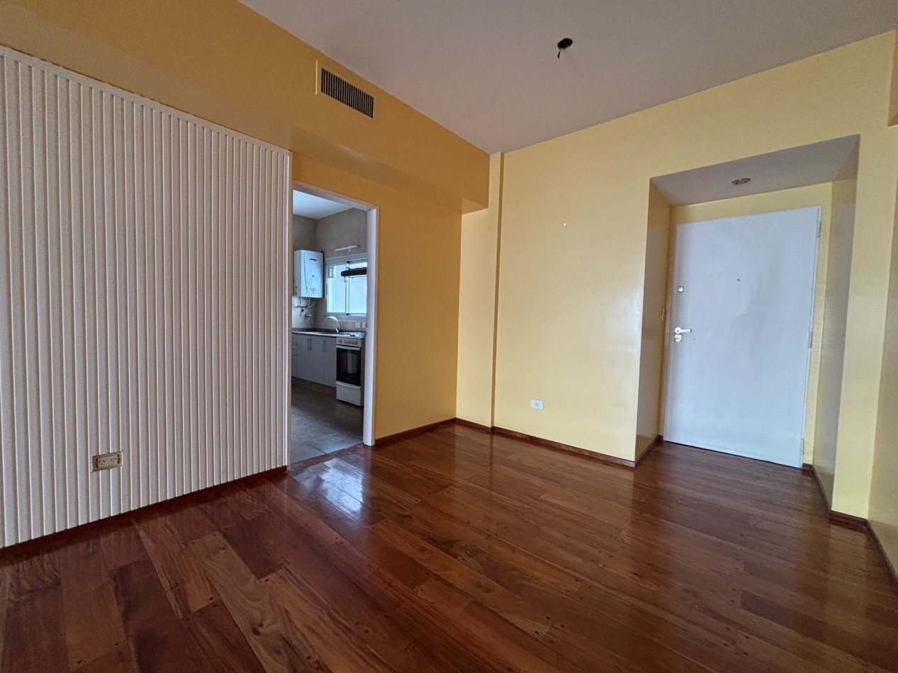 3 Ambientes + dependencia y Balcon 